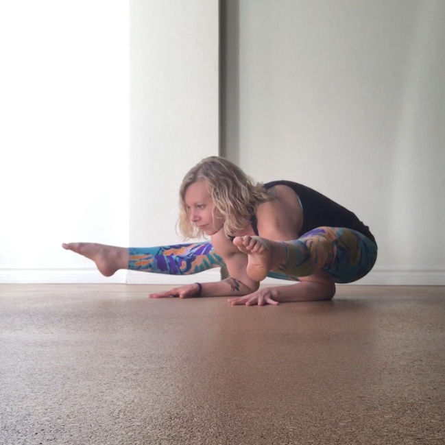 Hybrid: Gentle Chakra Flow and Meditation with Morissa
