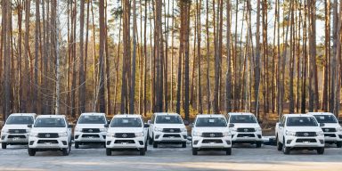 810 автомобілів для життя: історія Cars for Victory