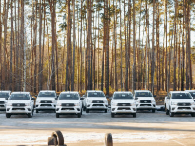 810 автомобілів для життя: історія Cars for Victory