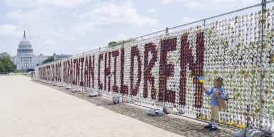“Bring Kids Back”: 20 000 ведмедиків на Національному Молі у Вашингтоні нагадали про викрадених Росією українських дітей