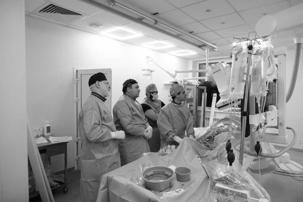 Neurosurgical Mission by Razom: U.S. and Ukrainian Doctors Perform 37 Complex Surgeries